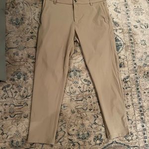 Lululemon Commission Classic-Fit Pant 32" Warpstreme. Color: Trench